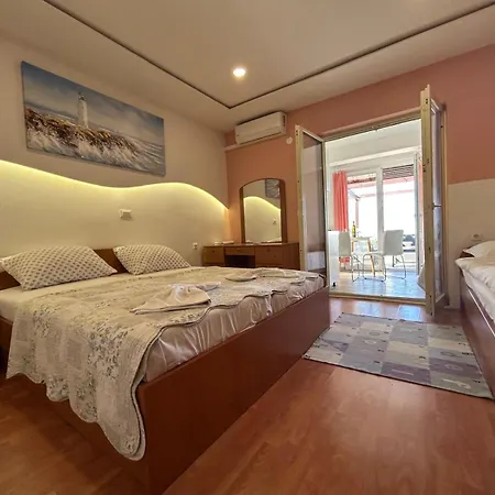 Kurilj * מאקרסקה