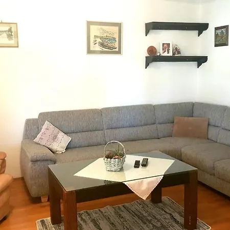 Apartment Kurilj *