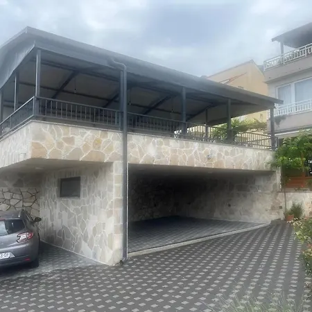 Kurilj Apartment *